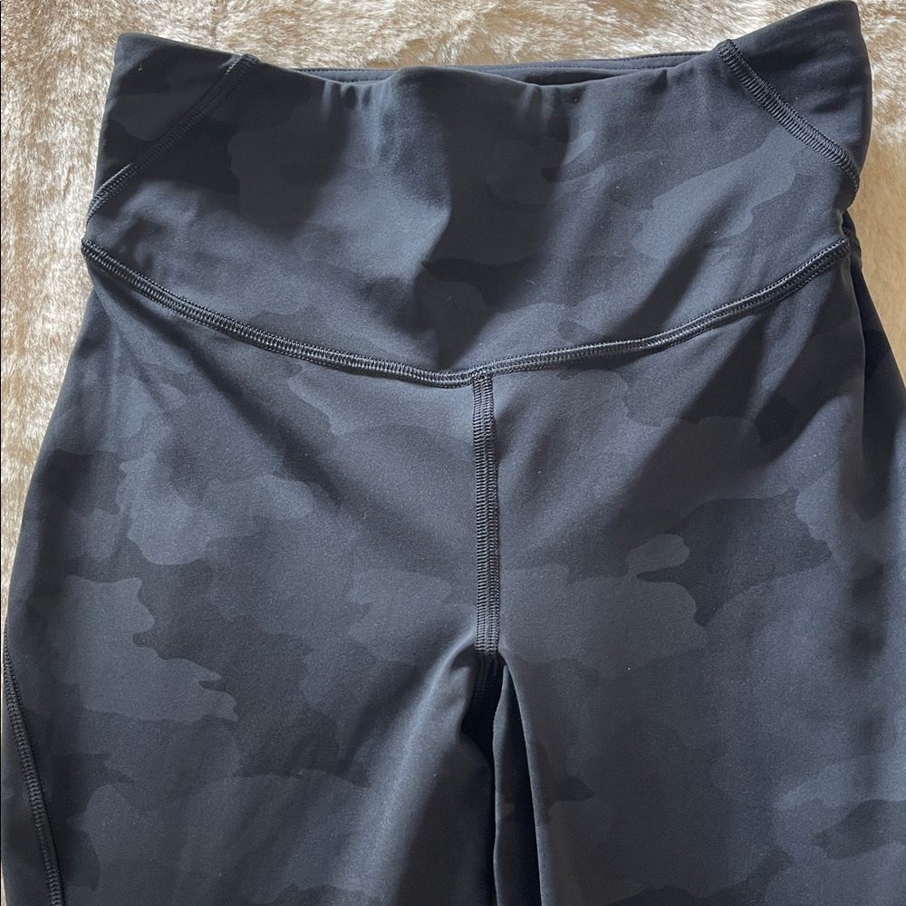 lululemon Run Tight EUC Reflexively